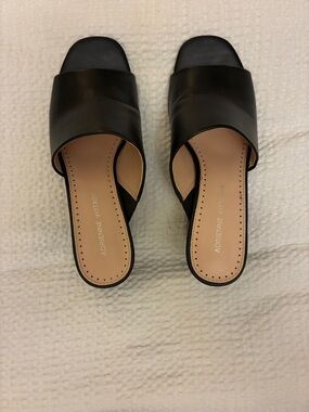 Adrienne Vittadini Black Leather Slide Mules